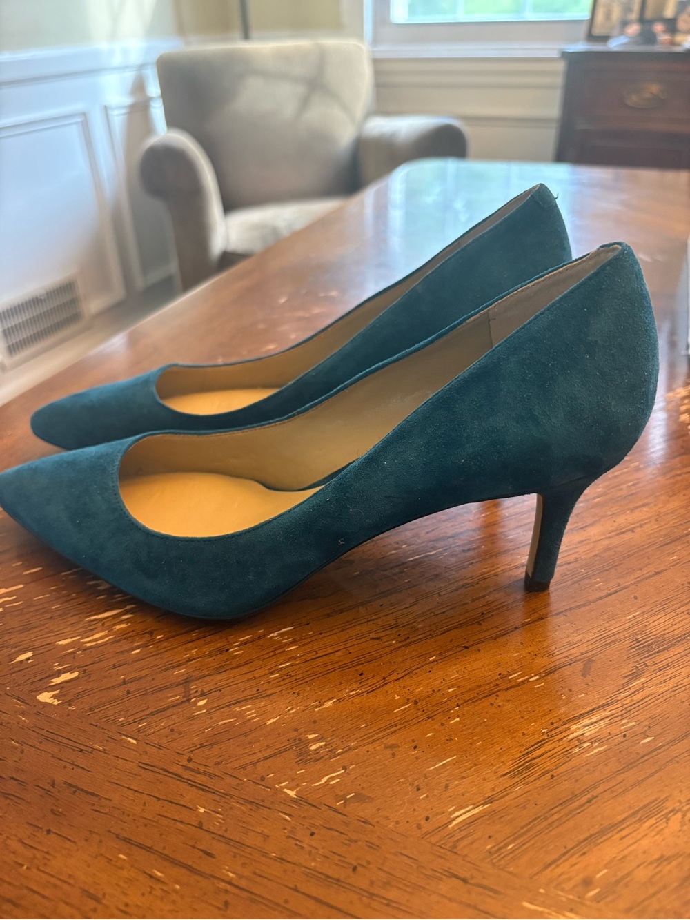 NWT Ann Taylor Eryn2 Teal Suede Pointed-Toe Kitten Heels